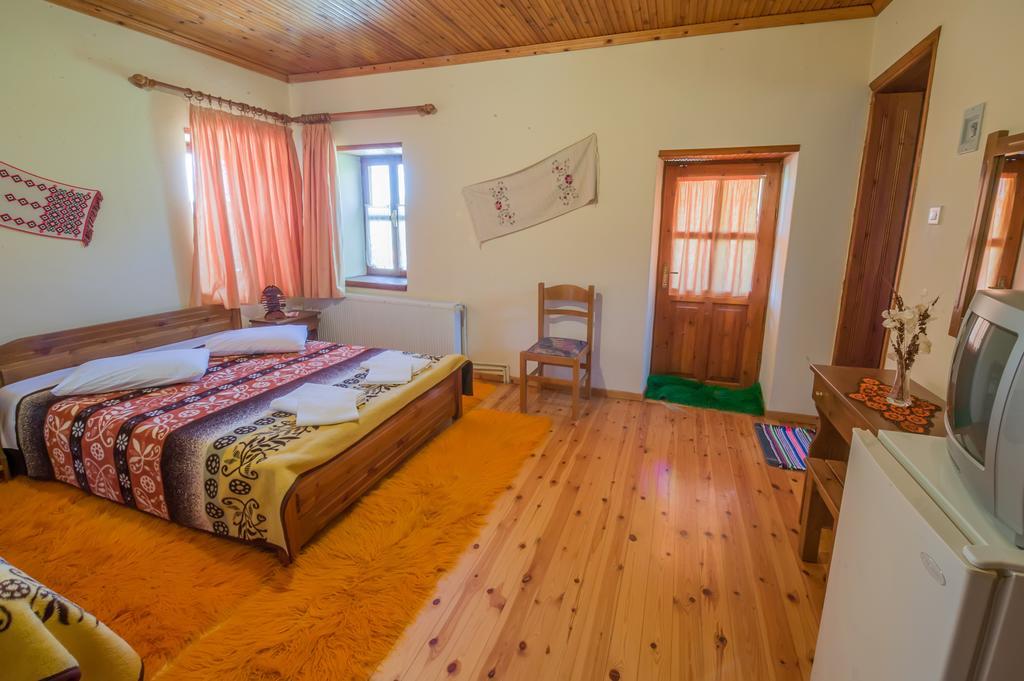 To Petrino Guesthouse Agios Germanos Room photo